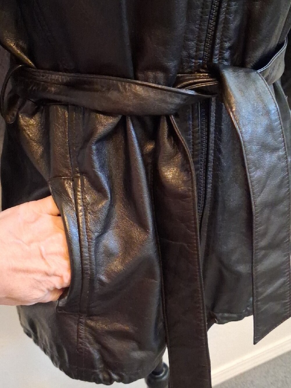 Vintage Wilson Women’s Black Hooded Belted Jacket. Draw String at Hood & Hem (M) - Picture 5 of 12